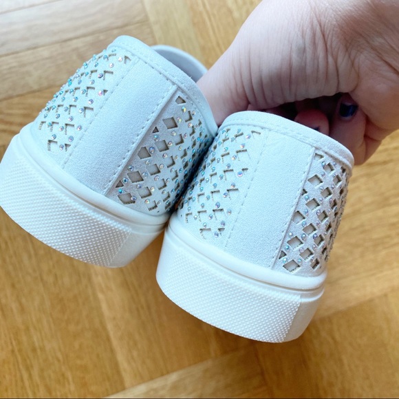 Wild Pair Eidyth Rhinestone Slip-On Platform Sneakers Glam White 6 NIB - Picture 6 of 12